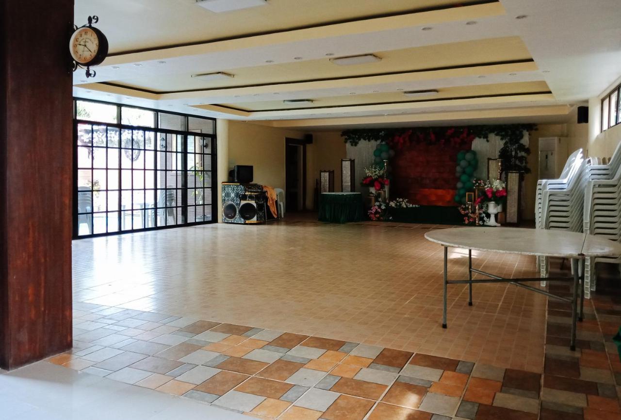 Villa Asuncion Country Inn And Resort Iloilo By Reddoorz Tigbauan Екстер'єр фото